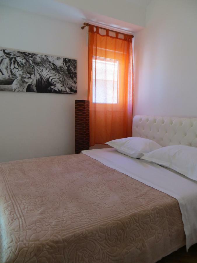 Apartment Milena Omiš Buitenkant foto